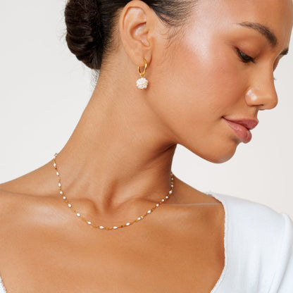 Weißer zierlicher Choker