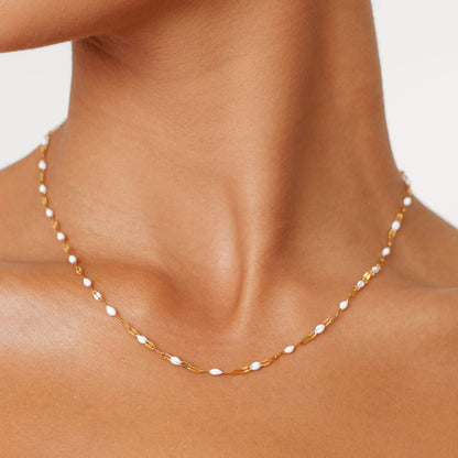 Weißer zierlicher Choker